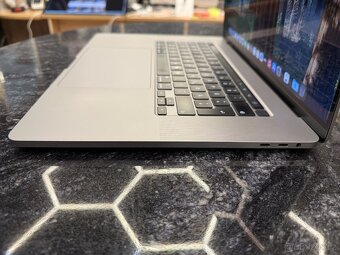 MacBook Pro 16"2019/i7/32RAM/1TB/A2141 - 3