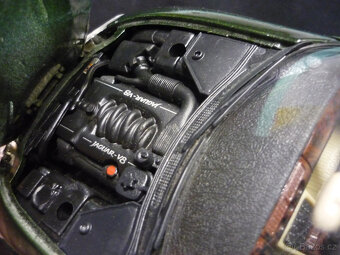 Jaguar XK8 1996 Maisto 1/18 - 3