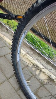 Starší kolo Shimano. - 3
