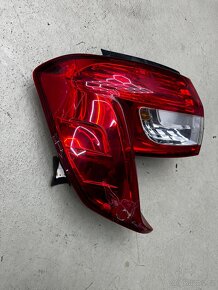 Levé zadní světlo citroen C4 aircross - 3