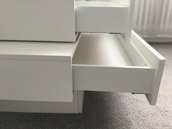 Znackove zasuvky pod postel - 3