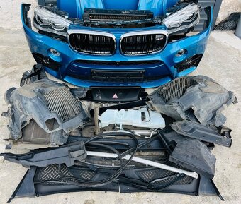 BMW X5M f85 kapota nárazník blatník chladiče světla - 3