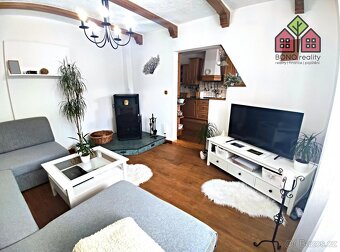 Rodinný dům, 4+1, vejminek 1+1, pozemek 1523 m2, dvě garáže, - 3