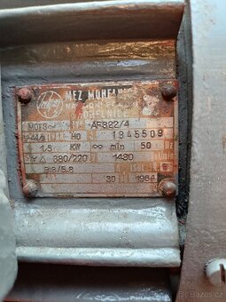 ELEKTROMOTOR PATKOVÝ 1,5KW 1430 ot/min - 3