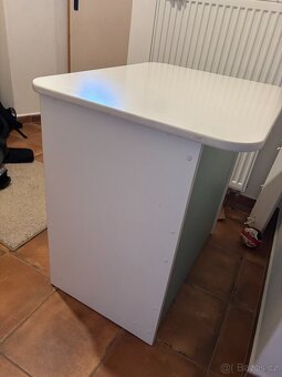 přebalovací pult se skříňkou - 3