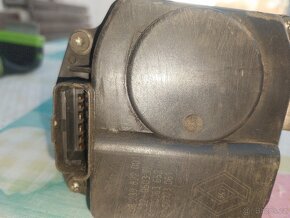 Škrtící klapka renault scenic 1616v 2002 - 3