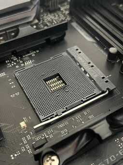 Asus ROG Strix X570-E Gaming mobo 💻 - 3