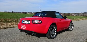 MX-5 NC 1.8i, 2006, pevná + plátěná střecha - 3