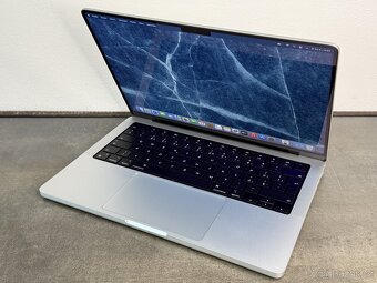 MacBook Pro 14'' 2021 / M1 Pro / 16GB / 512GB SSD / Silver - 3