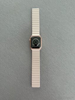 Apple Watch Series 6 40mm Zlatý hliník s pískově růžovým spo - 3