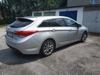 PRODÁM HYUNDAI i40 KOMBI 1,7CRDI 100 kW r.v. 2015. - 3