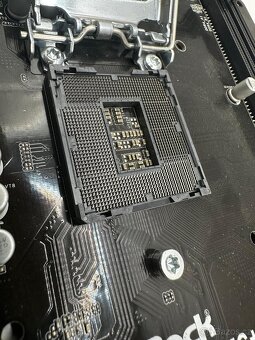 ASROCK H110 Pro BTC+ - 3
