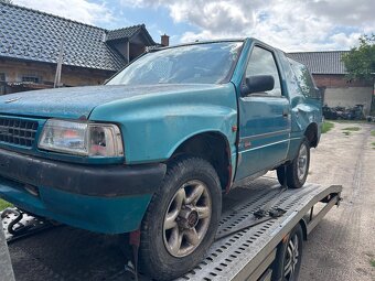 Opel Frontera 2.0i sport rok 1995 díly - 3