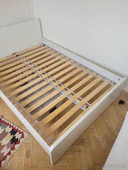 Dvoulůžková postel 140x200 cm z IKEA – téměř nová - 3
