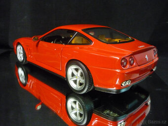 Ferrari 550 Maranello Hot Wheels 1/18 - 3