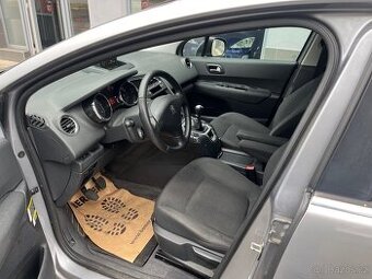Prodám PEUGEOT 5008 1.6 hdi původ CZ - 3