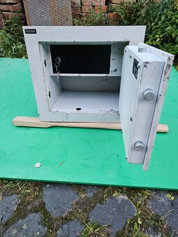 TREZOR NA ZAZDĚNÍ DO ZDI, PODLAHY - 3