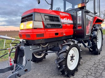 Malotraktor KUBOTA GL23 vyhřívaná kabina • radlice + sypač - 3