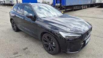 VOLVO XC60 2.0 AWD aut. Ultimate Black Edition - 3