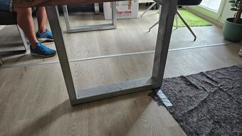 JIDELNI STŮL - industriální, masivní s pozinkovanou nohou - 3