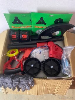 Bezdrátová akumulátorová sekačka na trávu - 3