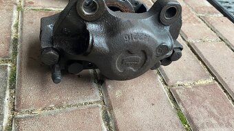 Brzdové třmeny na MB w123 - 3