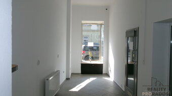 Pronájem obchod 35m2 Staré Brno - 3