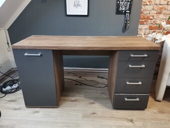 Psací stůl – zachovalý, moderní design - 3