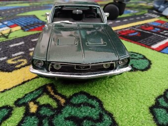 Ford mustang 1:18 bburago - 3