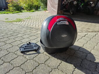 Kufr givi - 3