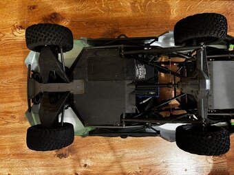 Prodám Traxxas UDR - 3