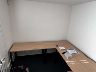 Knihovna a kancelářské stoly - 3