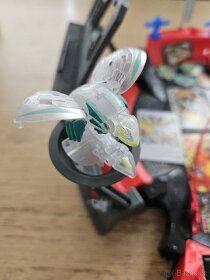 Bakugan aréna + dva bakugany v hodnotě 500kc zdarma - 3