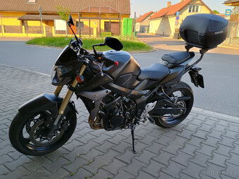 Suzuki GSR 750 - 3