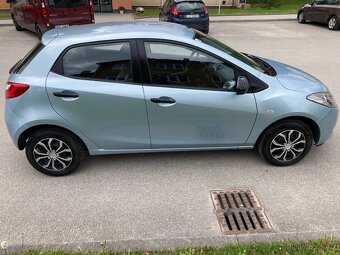 Mazda 2 1.3 i 55 kw Rv.12/2010,klima,bez koroze. - 3