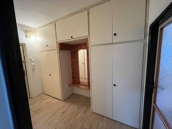 byt 2+1 s balkonem - 3