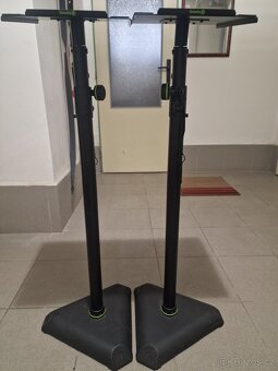 Stojany na repro(studiový monitor)Gravity SP 3202 VT - 3
