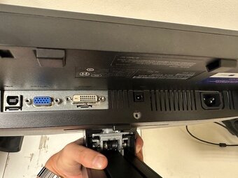 Dell P2312Ht 23" LCD - 3