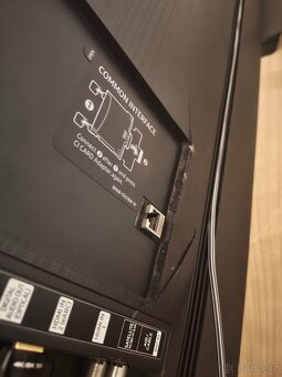 Rozbitá Samsung 65” 4K UHD TV (UE65TU7172UXXH - 3
