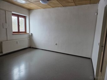 Pronájem 5 kanceláři Otice - 3