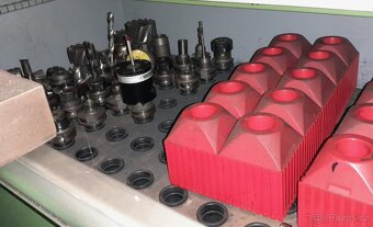 Vertikální obráběcí centrum PICOMAX 80 - CNC 2/3W - 3