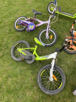 Dětská kola + odstrkovadlo  + -koloběžka . - 3