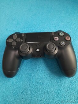 Ovladač na PS4 - 3