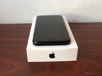 iPhone SE 2020 - 3