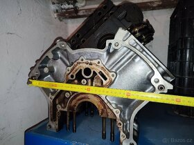 Blok motoru V8 - 3