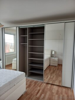 Šatní skříň bílá 316x230x62 - 3