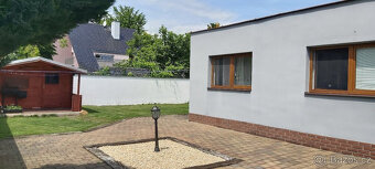 Obytná plocha 270m2+garáž pro 4 auta+kryté stáni pro 2 a - 3