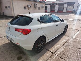 Alfa Romeo Giulietta 1.4 TB multiair QV line - 3