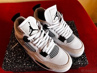 Jordan 4 Military Black - 3