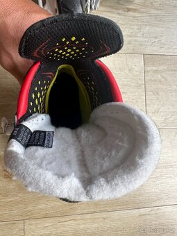Dětské brusle Bauer 2X, vel. EUR 28, Y10, šířka D - 3
